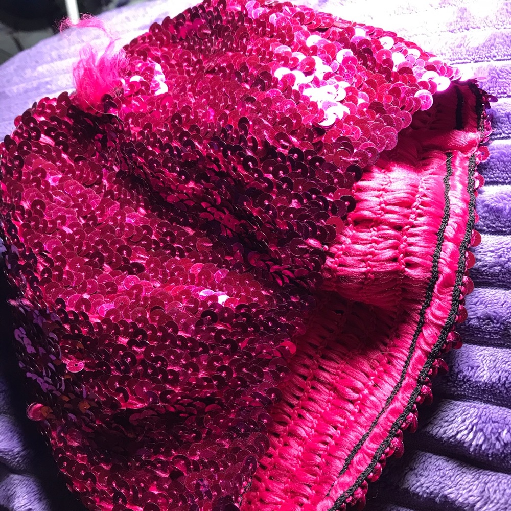 Cute Beret—Fuchsia covered with Fuchsia Sequins